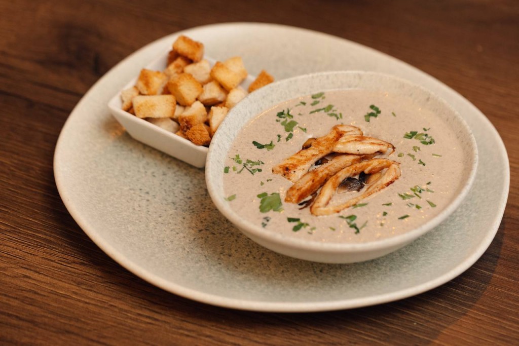 Крем-суп грибной с курицей