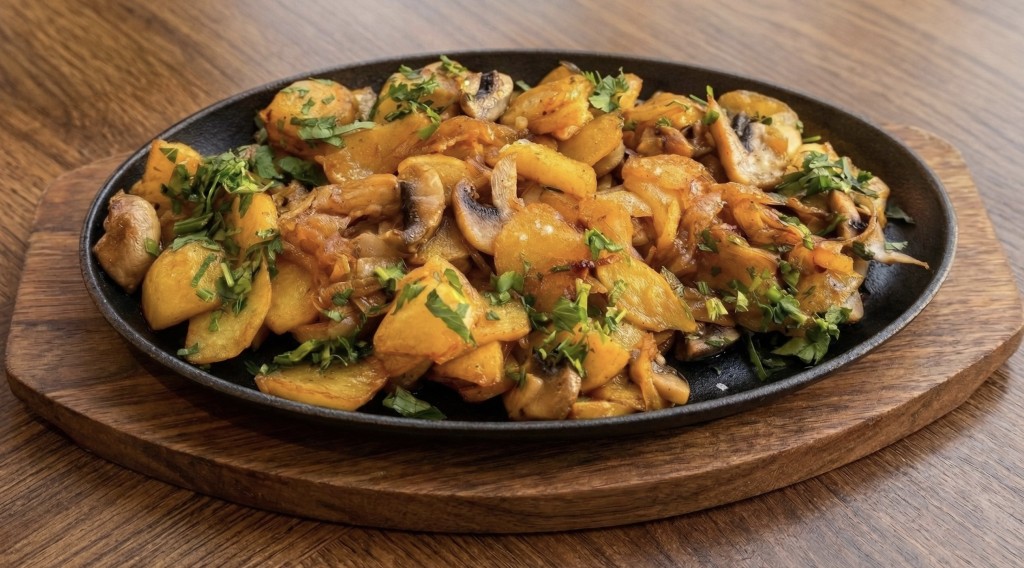 Cartofi prăjiți cu ciuperci
